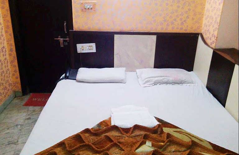 Hotel Double R, New Delhi 2